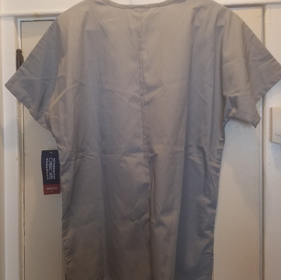 *Brand new* size Small scrub tops - Picture 3 of 4